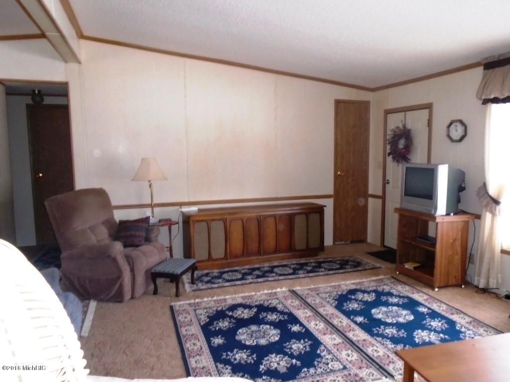 1766 E Vanburen, White Cloud, MI 49349 photo 9