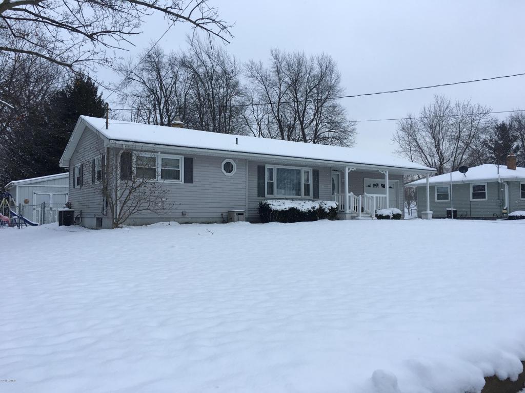1023 Lowe Dr, Marshall, MI 49068 photo 2