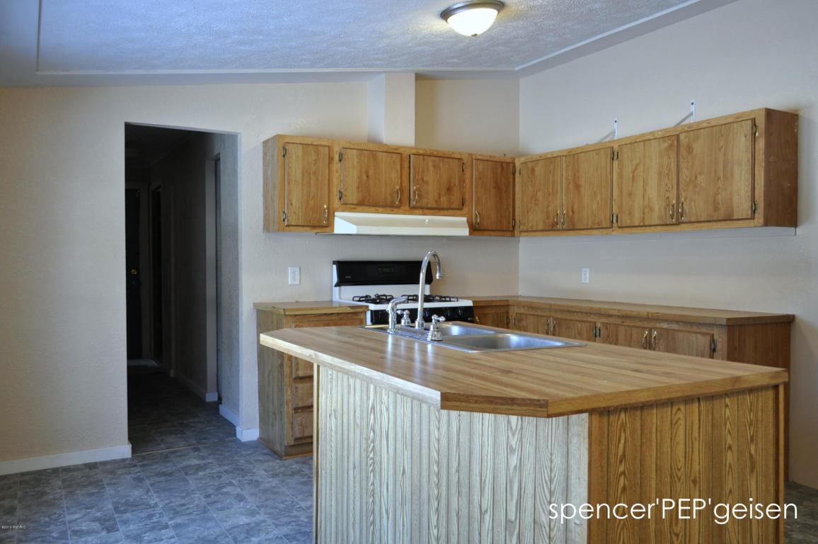823 York St, Belding, MI 48809 photo 6