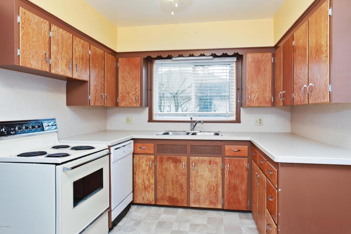 106 E Michigan St, Three Oaks, MI 49128 photo 5
