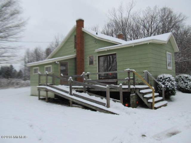 121 S Centennial Rd, Coldwater, MI 49036 photo 2
