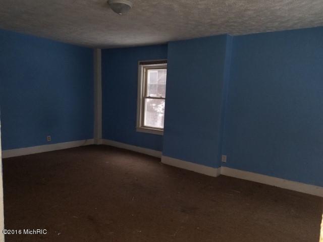 531 Cherry St, Niles, MI 49120 photo 3