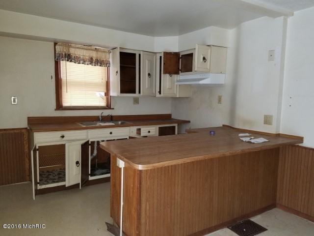531 Cherry St, Niles, MI 49120 photo 4