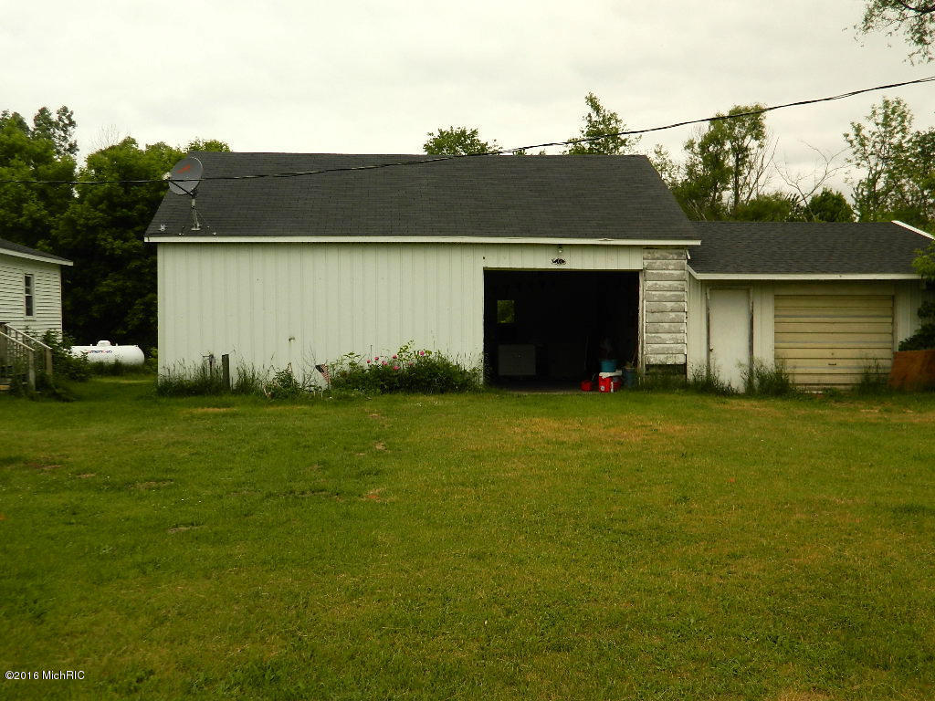 15280 White Rd, Bailey, MI 49303 photo 5