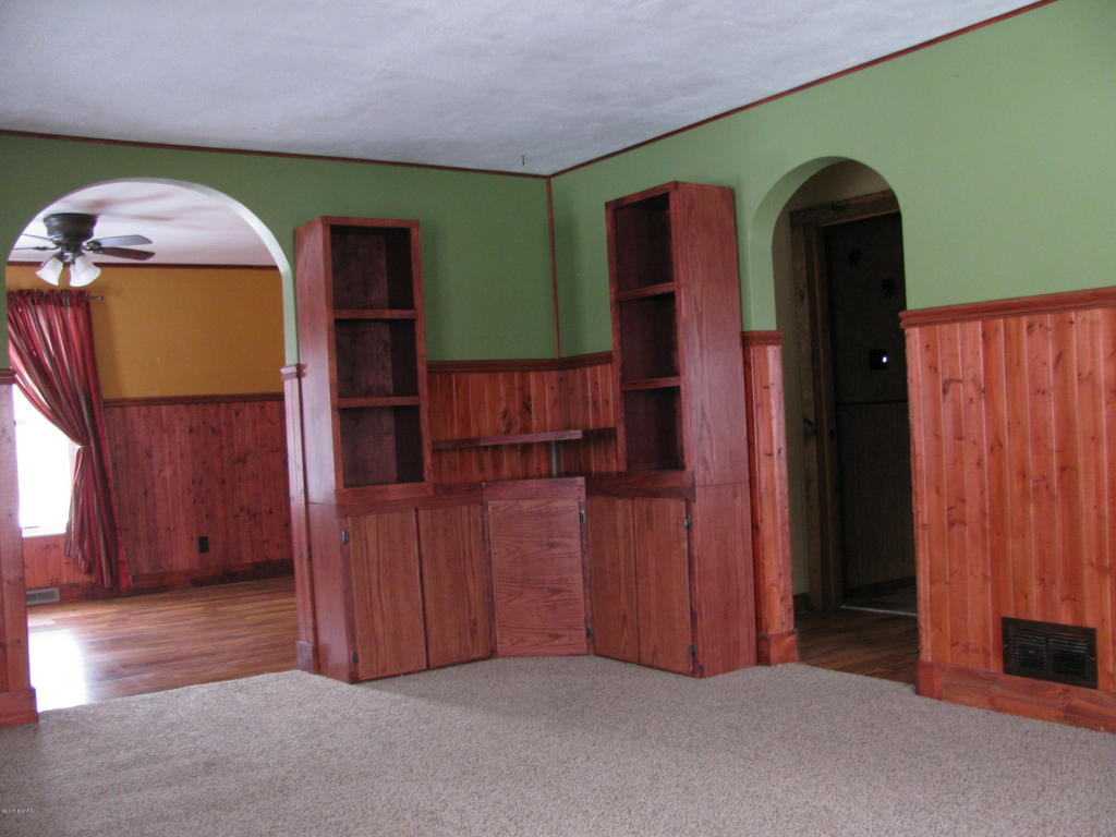 210 Elm St, Carson City, MI 48811 photo 11