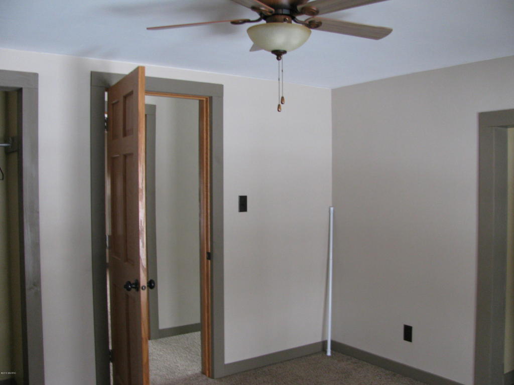 210 Elm St, Carson City, MI 48811 photo 20
