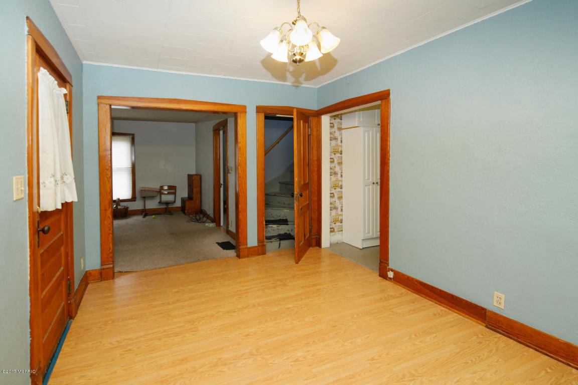 301 Spring St, Three Rivers, MI 49093 photo 5