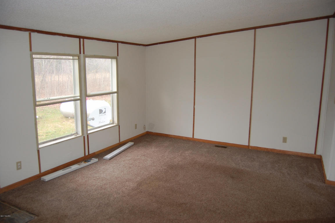 615 S Hawkins, Gladwin, MI 48624 photo 5