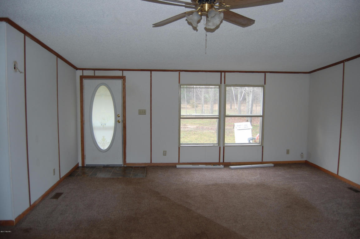 615 S Hawkins, Gladwin, MI 48624 photo 8