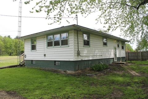 1670 Second St, Galien, MI 49113 photo 2