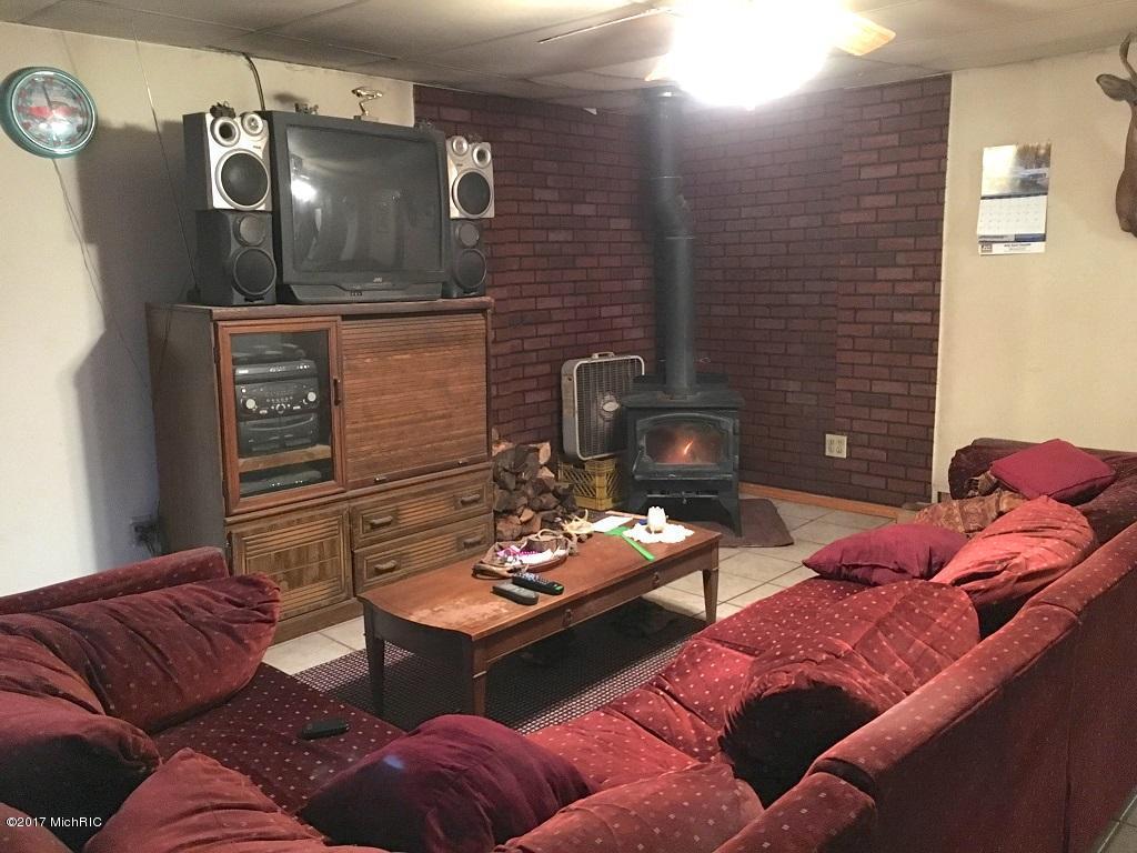 849 58th St, Pullman, MI 49450 photo 5