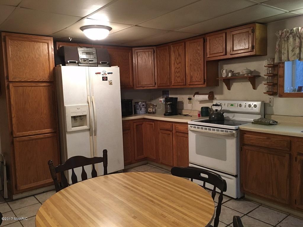 849 58th St, Pullman, MI 49450 photo 3