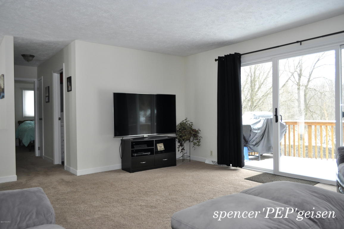 860 Water St, Belding, MI 48809 photo 4