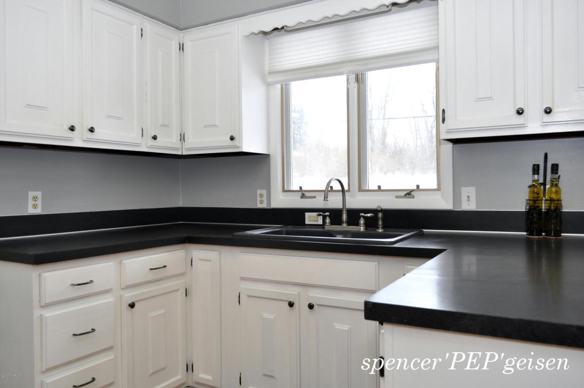 860 Water St, Belding, MI 48809 photo 9