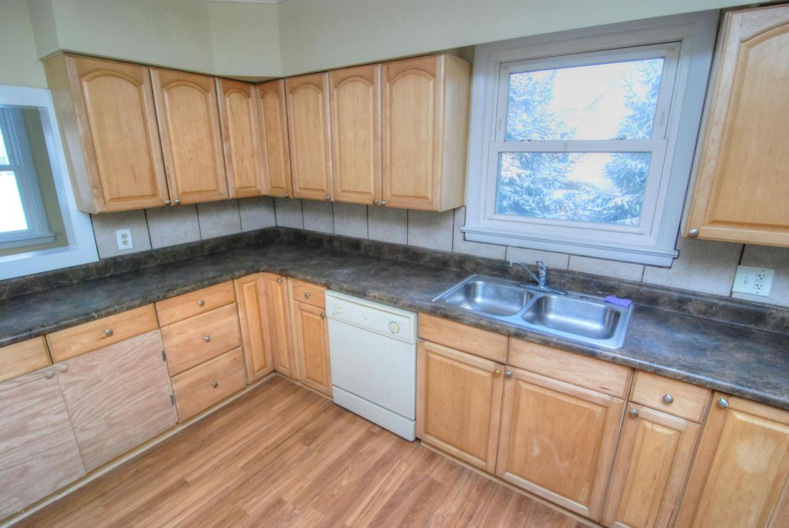 402 E South, Cassopolis, MI 49031 photo 9