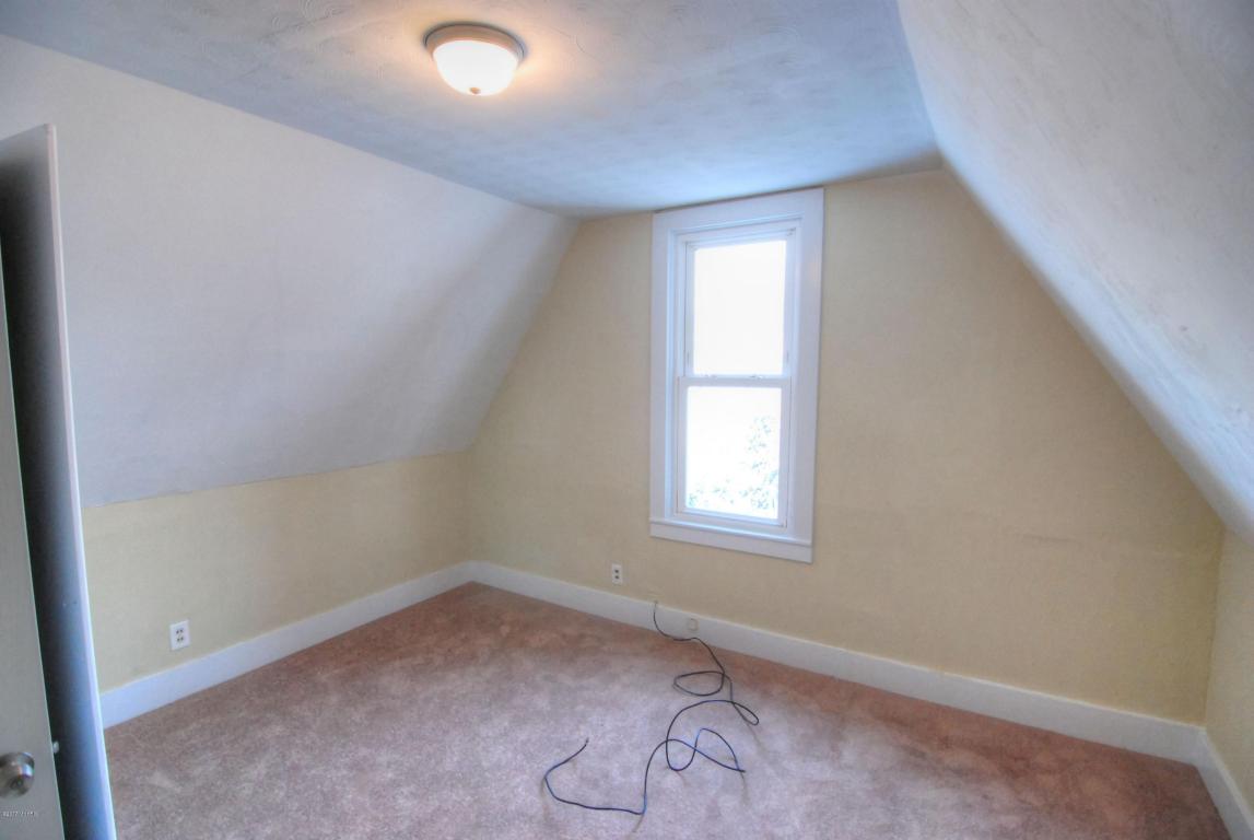 402 E South, Cassopolis, MI 49031 photo 16