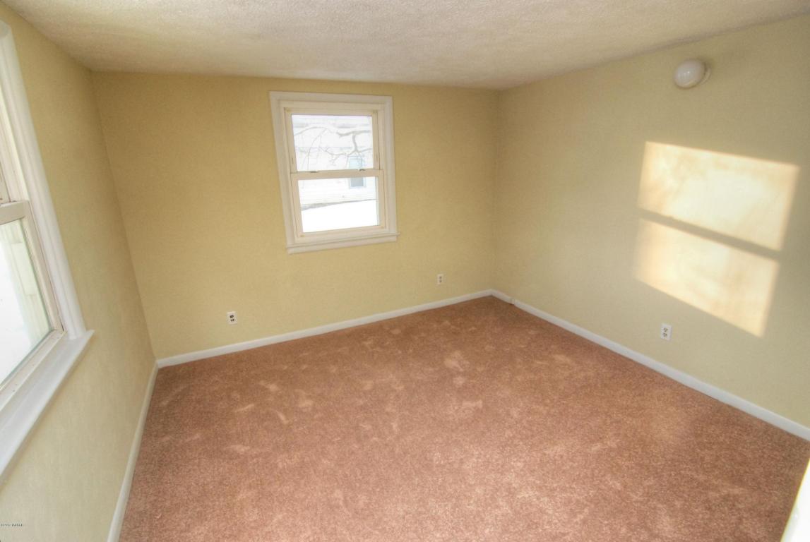 402 E South, Cassopolis, MI 49031 photo 10