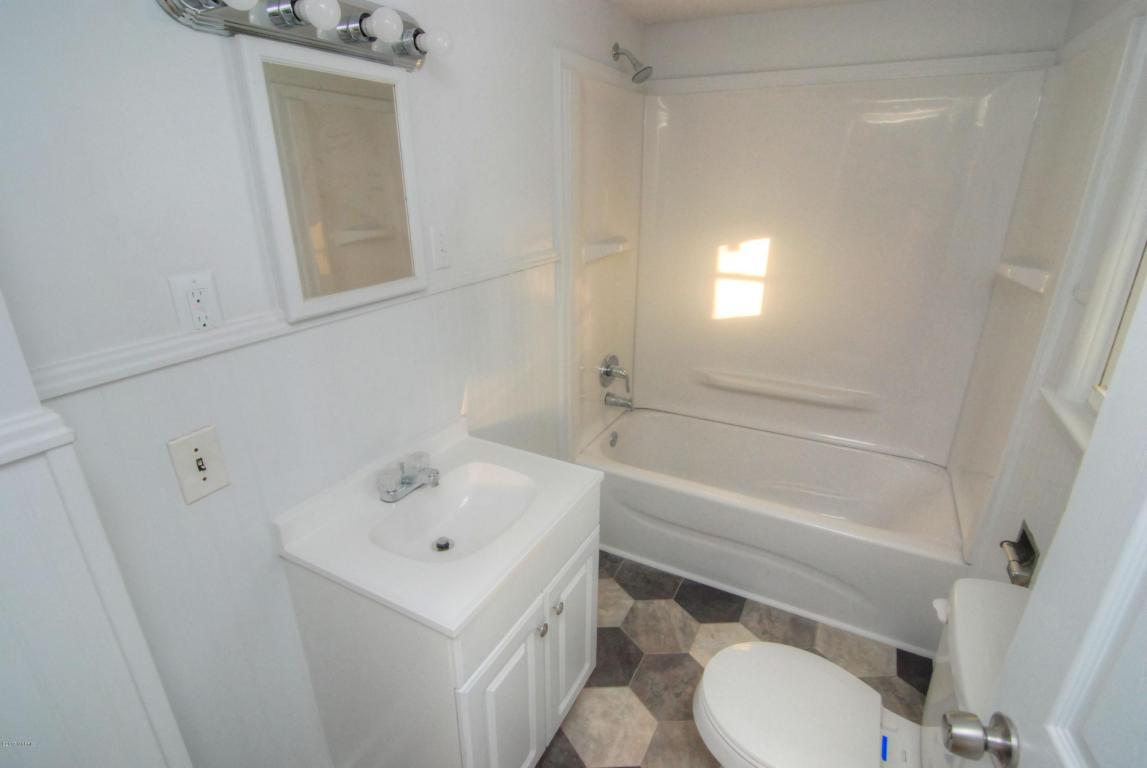 402 E South, Cassopolis, MI 49031 photo 11