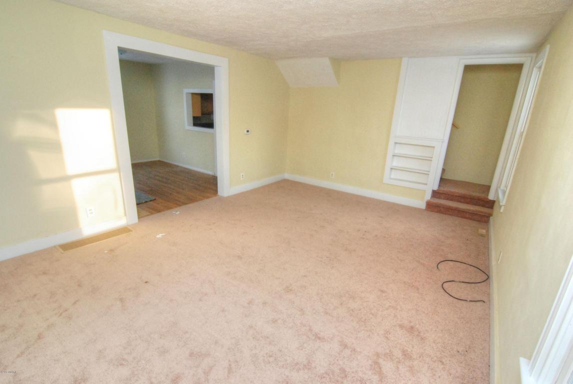 402 E South, Cassopolis, MI 49031 photo 14