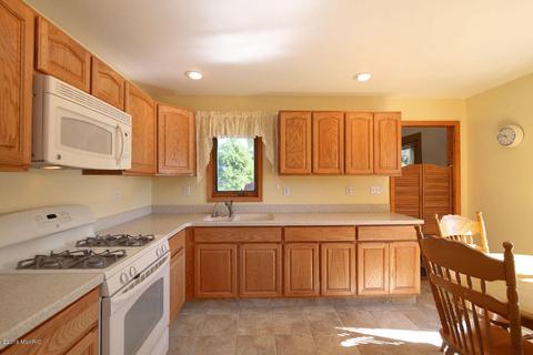 585 E Beardsley Rd, Sheridan, MI 48884 photo 6