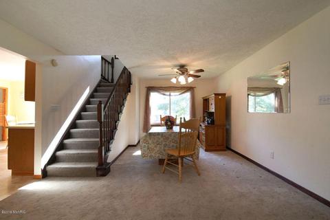 585 E Beardsley Rd, Sheridan, MI 48884 photo 4