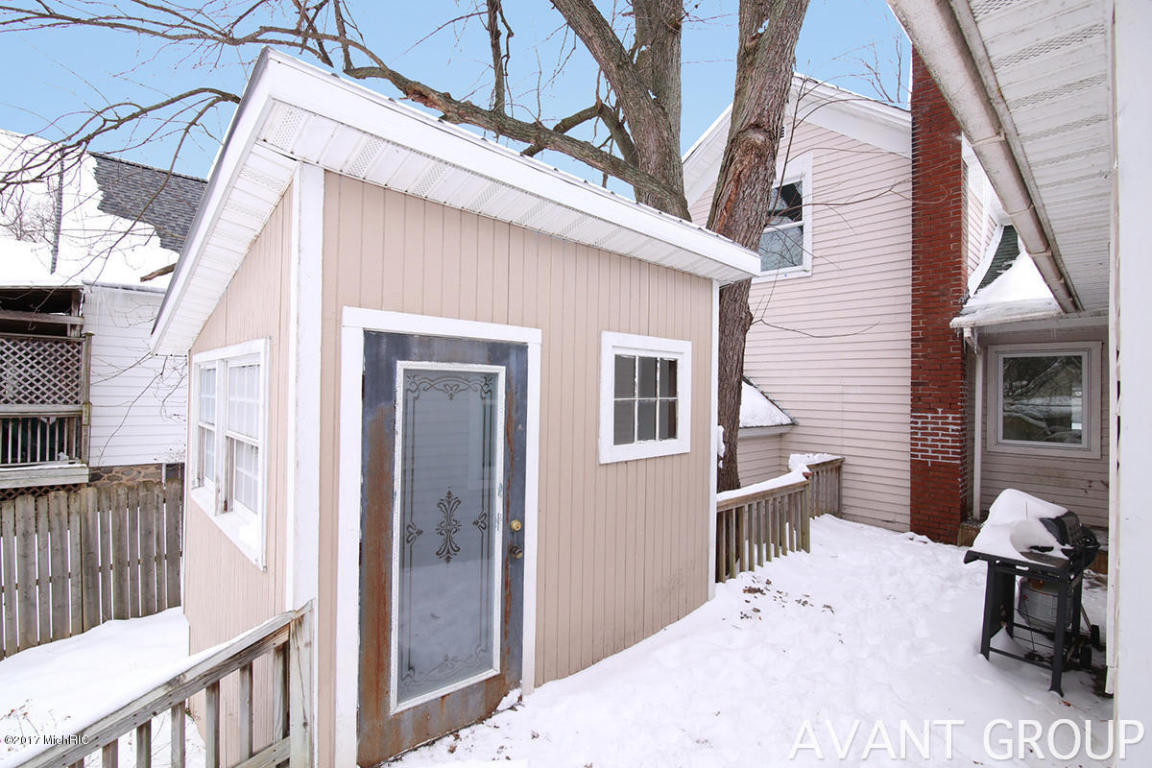 407 Pearl St, Belding, MI 48809 photo 22
