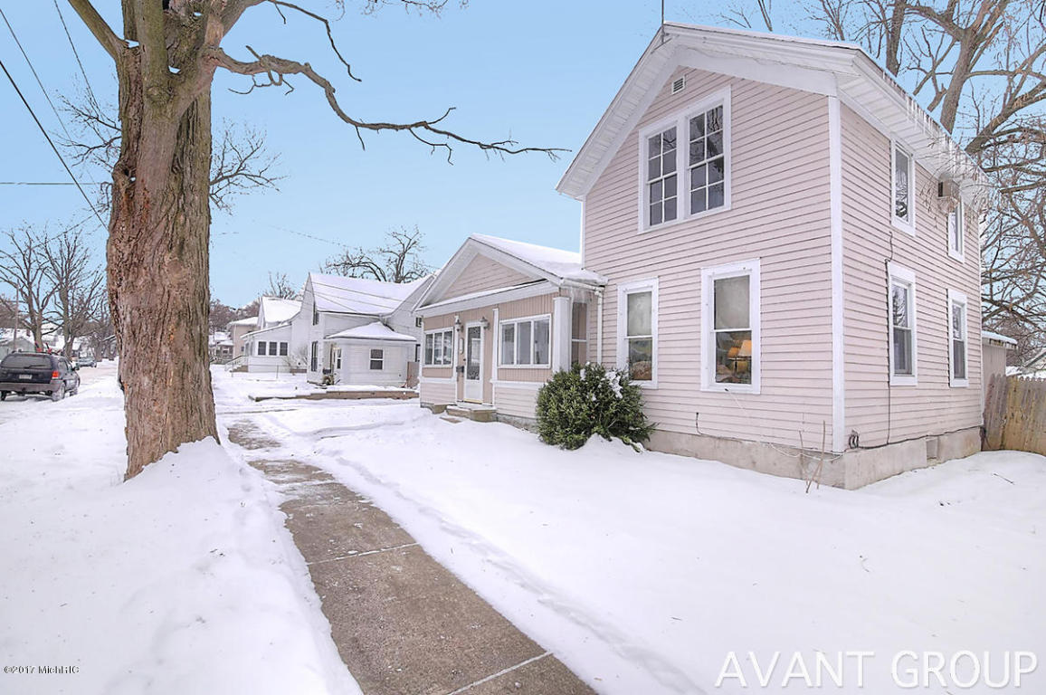 407 Pearl St, Belding, MI 48809 photo 3