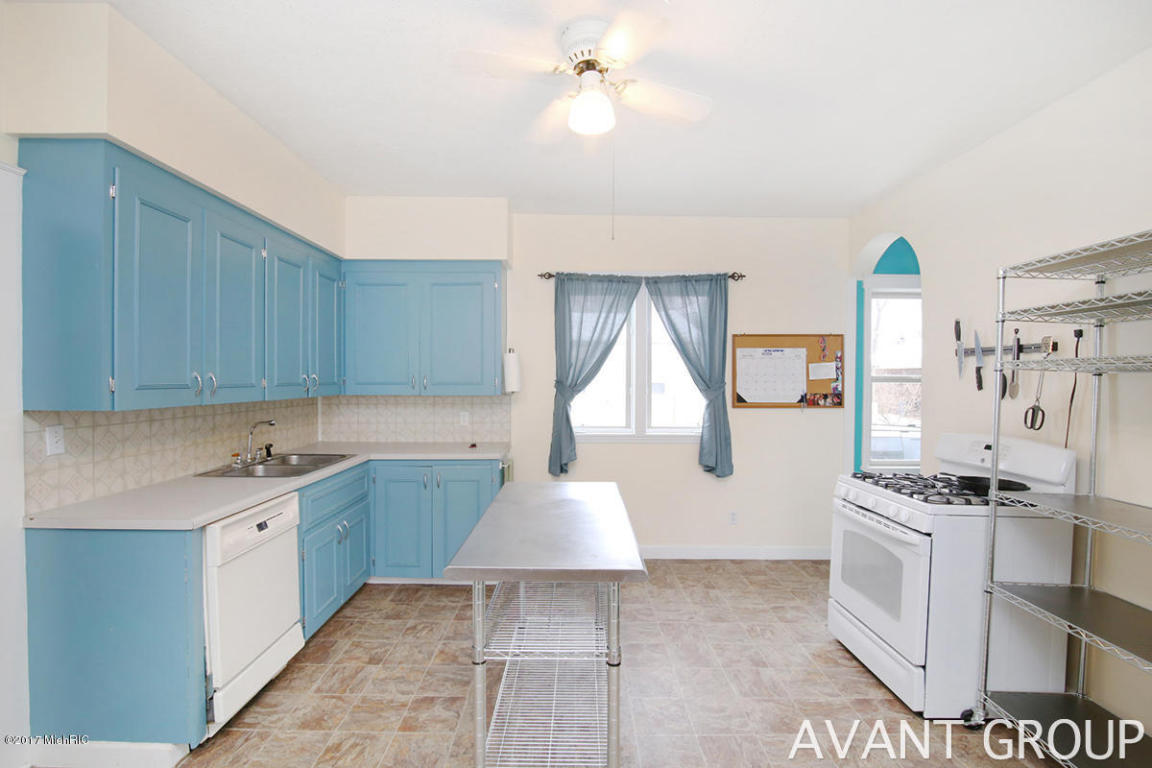 407 Pearl St, Belding, MI 48809 photo 9