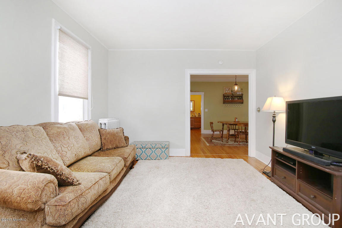 407 Pearl St, Belding, MI 48809 photo 5