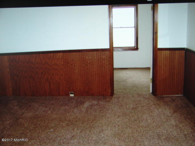 242 E Catherine St, Bellevue, MI 49021 photo 4