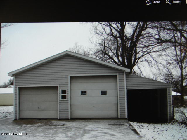 242 E Catherine St, Bellevue, MI 49021 photo 3