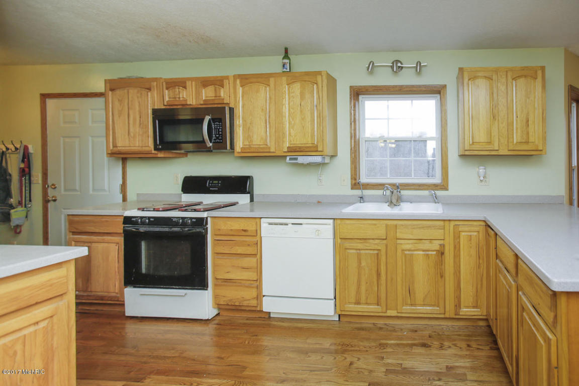 2511 E B Ave, Plainwell, MI 49080 photo 8