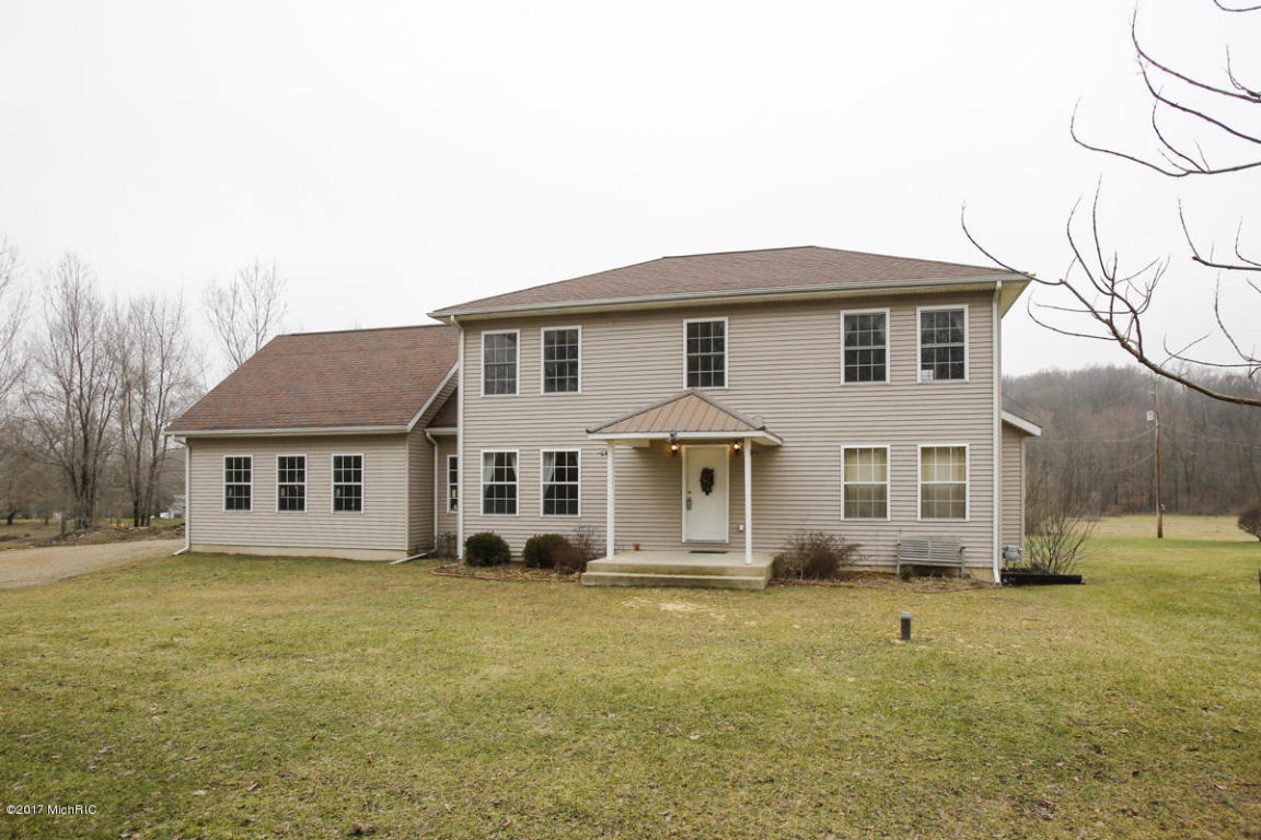 2511 E B Ave, Plainwell, MI 49080 photo 2