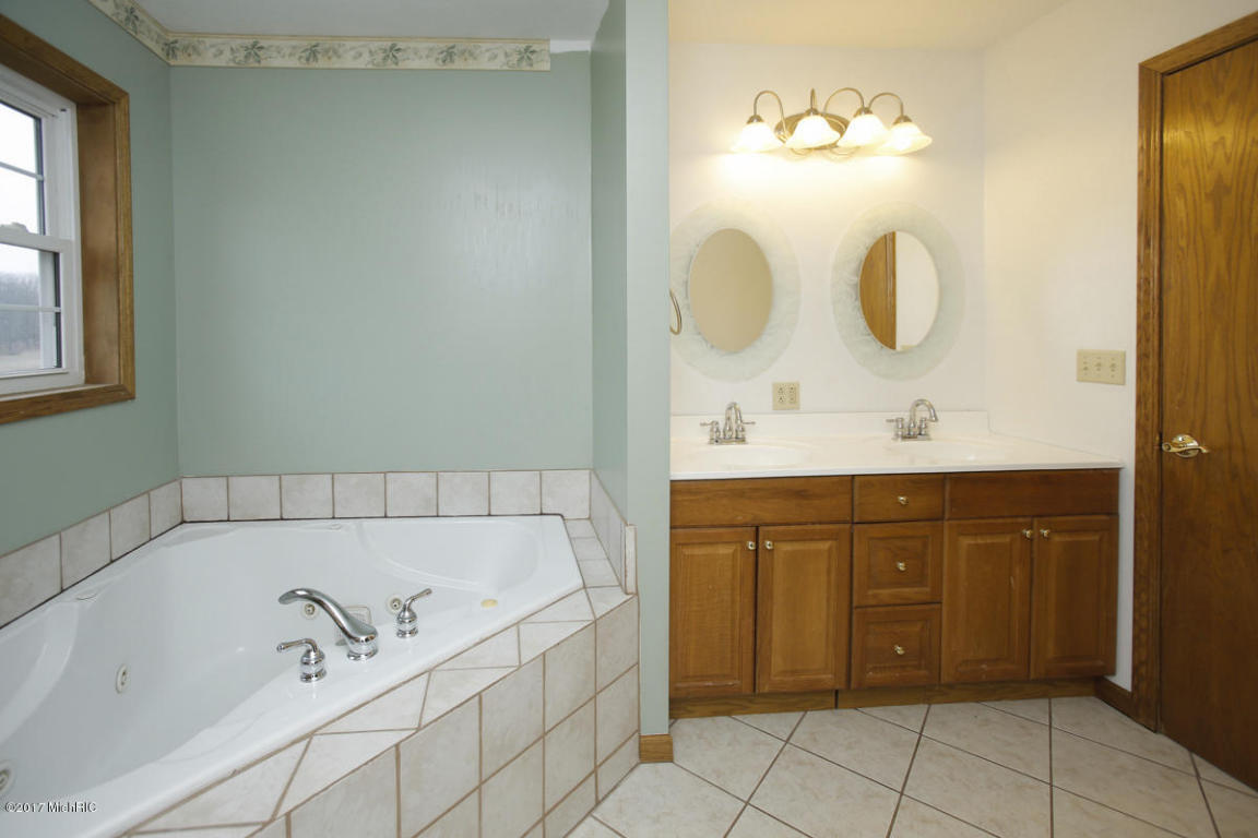 2511 E B Ave, Plainwell, MI 49080 photo 16