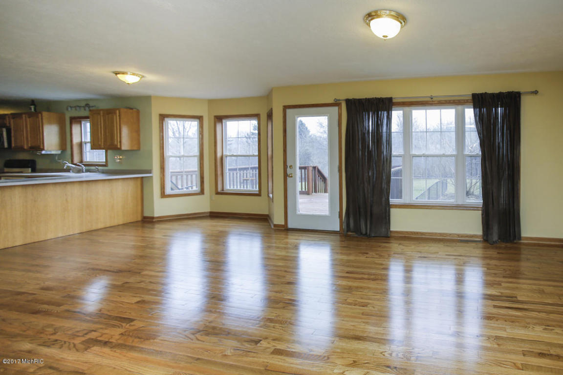 2511 E B Ave, Plainwell, MI 49080 photo 4