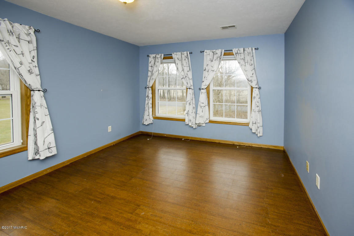 2511 E B Ave, Plainwell, MI 49080 photo 15