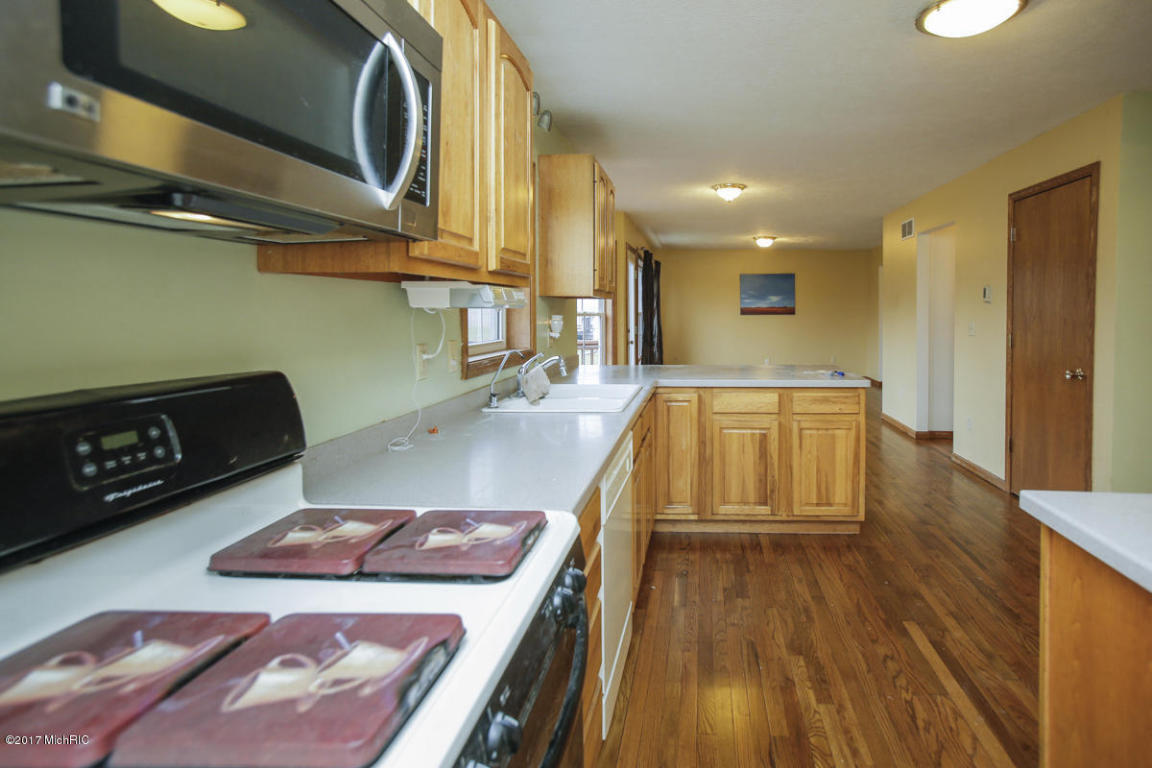 2511 E B Ave, Plainwell, MI 49080 photo 9