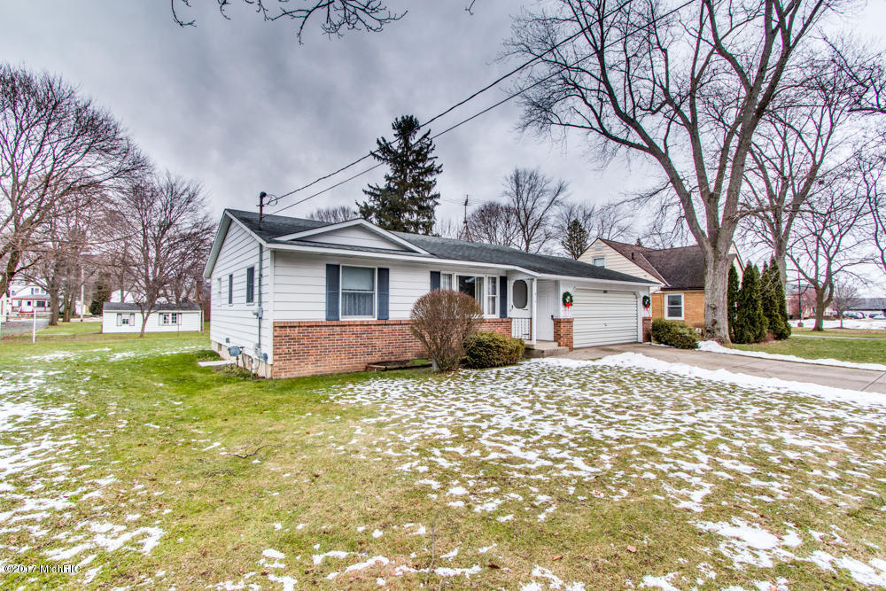515 E Main St SE, Caledonia, MI 49316 photo 1