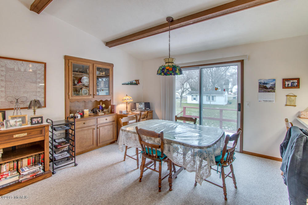515 E Main St SE, Caledonia, MI 49316 photo 6