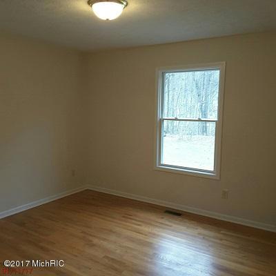 14717 Kinney St, Marcellus, MI 49067 photo 5