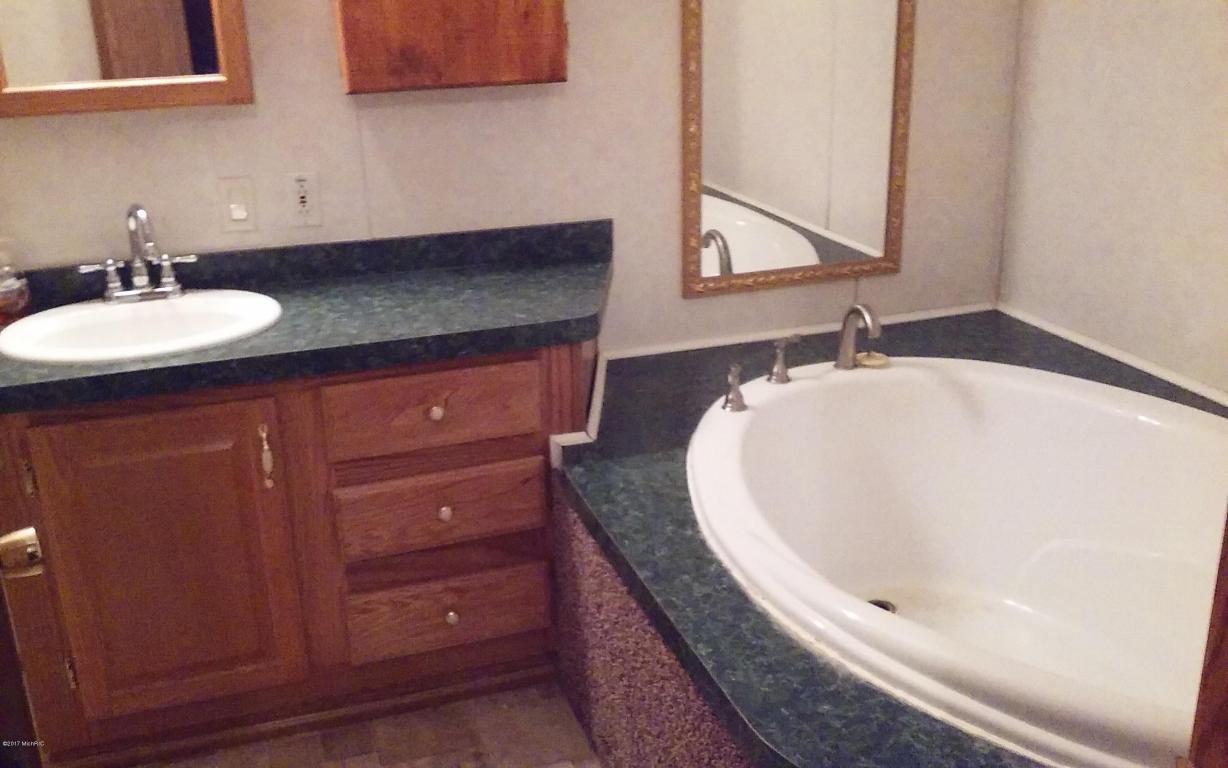 959 E James, White Cloud, MI 49349 photo 12