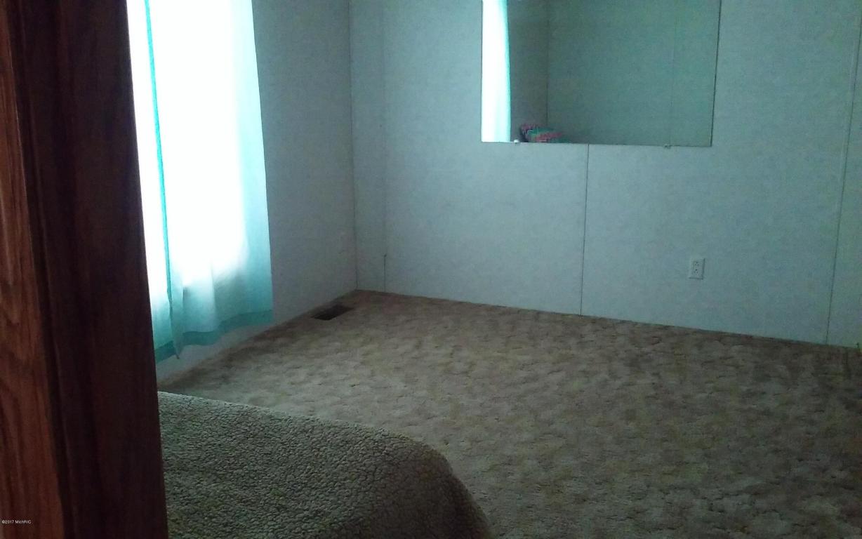 959 E James, White Cloud, MI 49349 photo 13