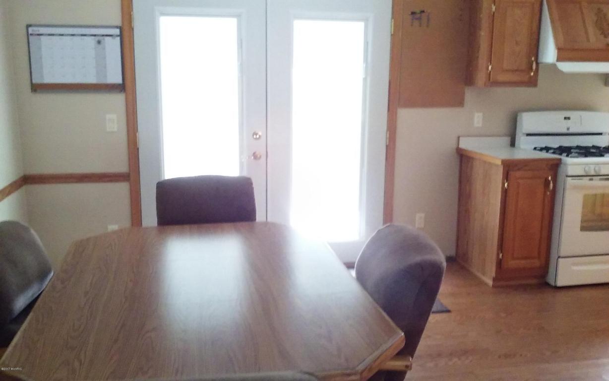 959 E James, White Cloud, MI 49349 photo 7