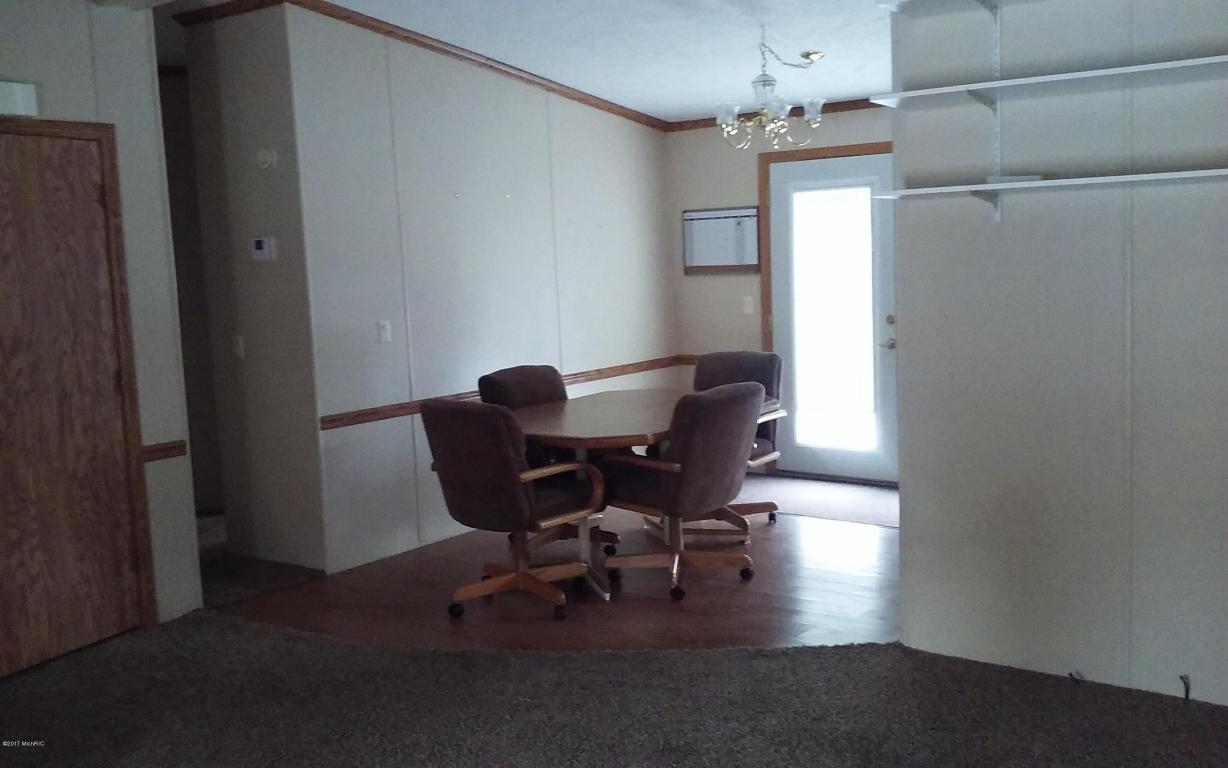 959 E James, White Cloud, MI 49349 photo 6