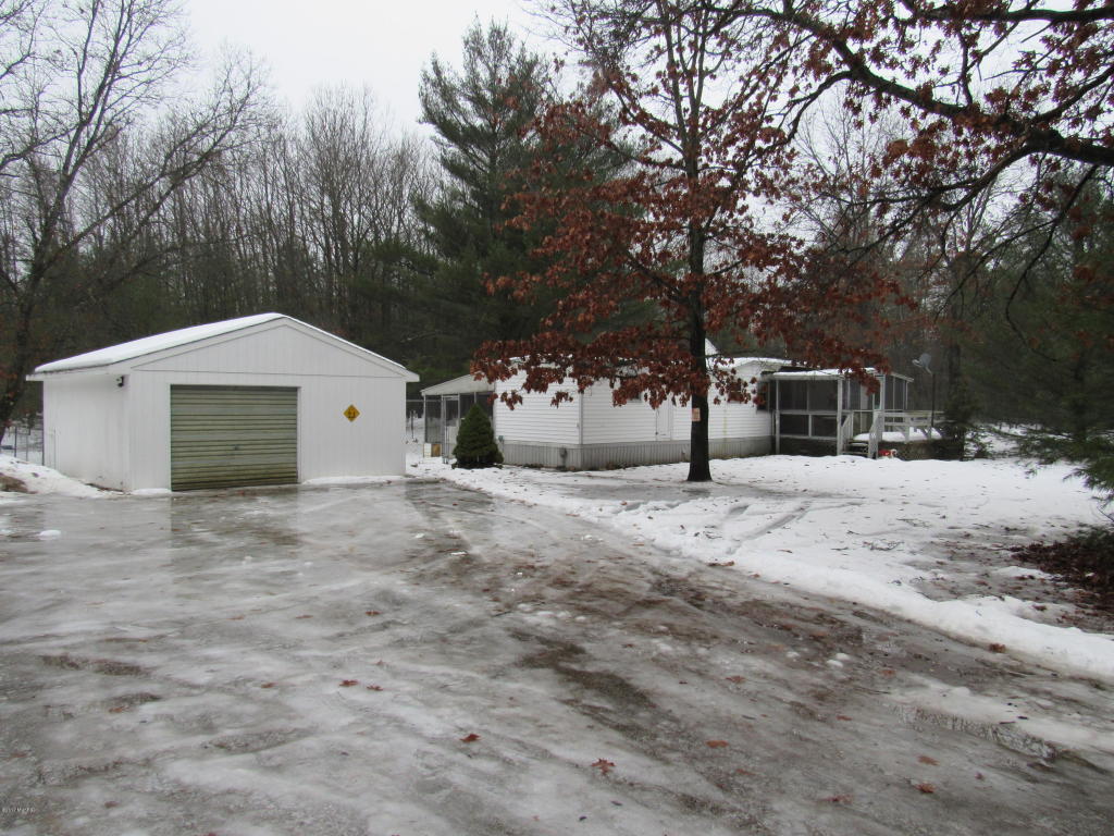 9444 E 56th St, Newaygo, MI 49337 photo 3