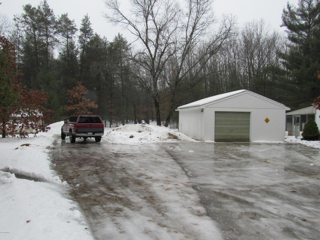 9444 E 56th St, Newaygo, MI 49337 photo 4