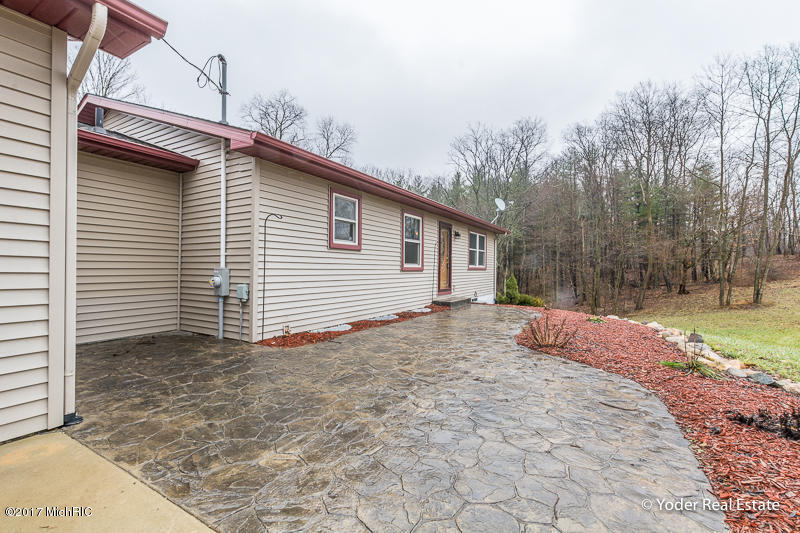 580 W Dowling Rd, Dowling, MI 49050 photo 6