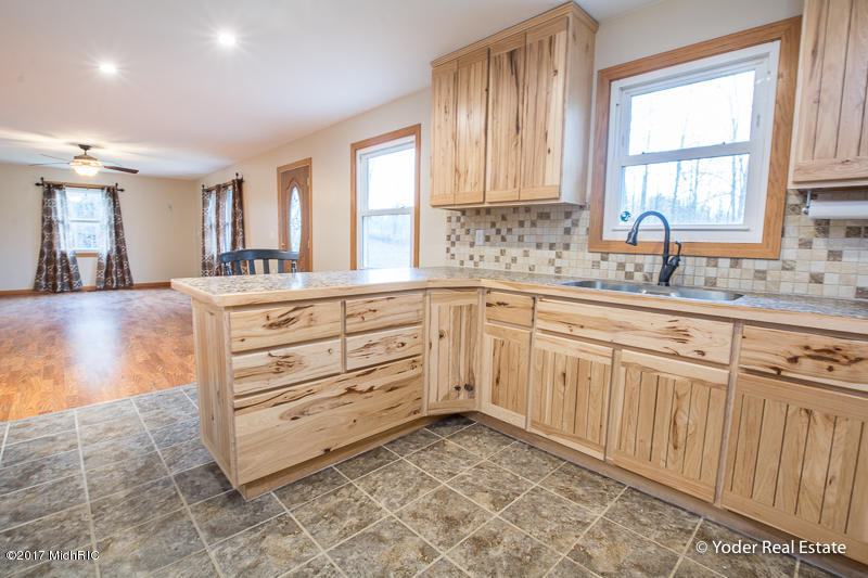 580 W Dowling Rd, Dowling, MI 49050 photo 18