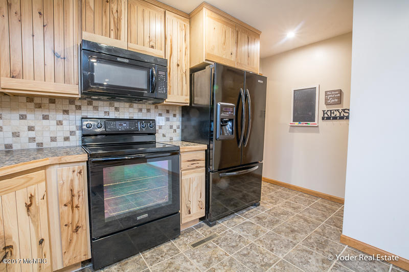 580 W Dowling Rd, Dowling, MI 49050 photo 21