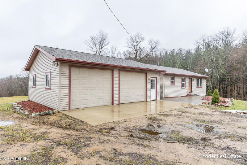 580 W Dowling Rd, Dowling, MI 49050 photo 5